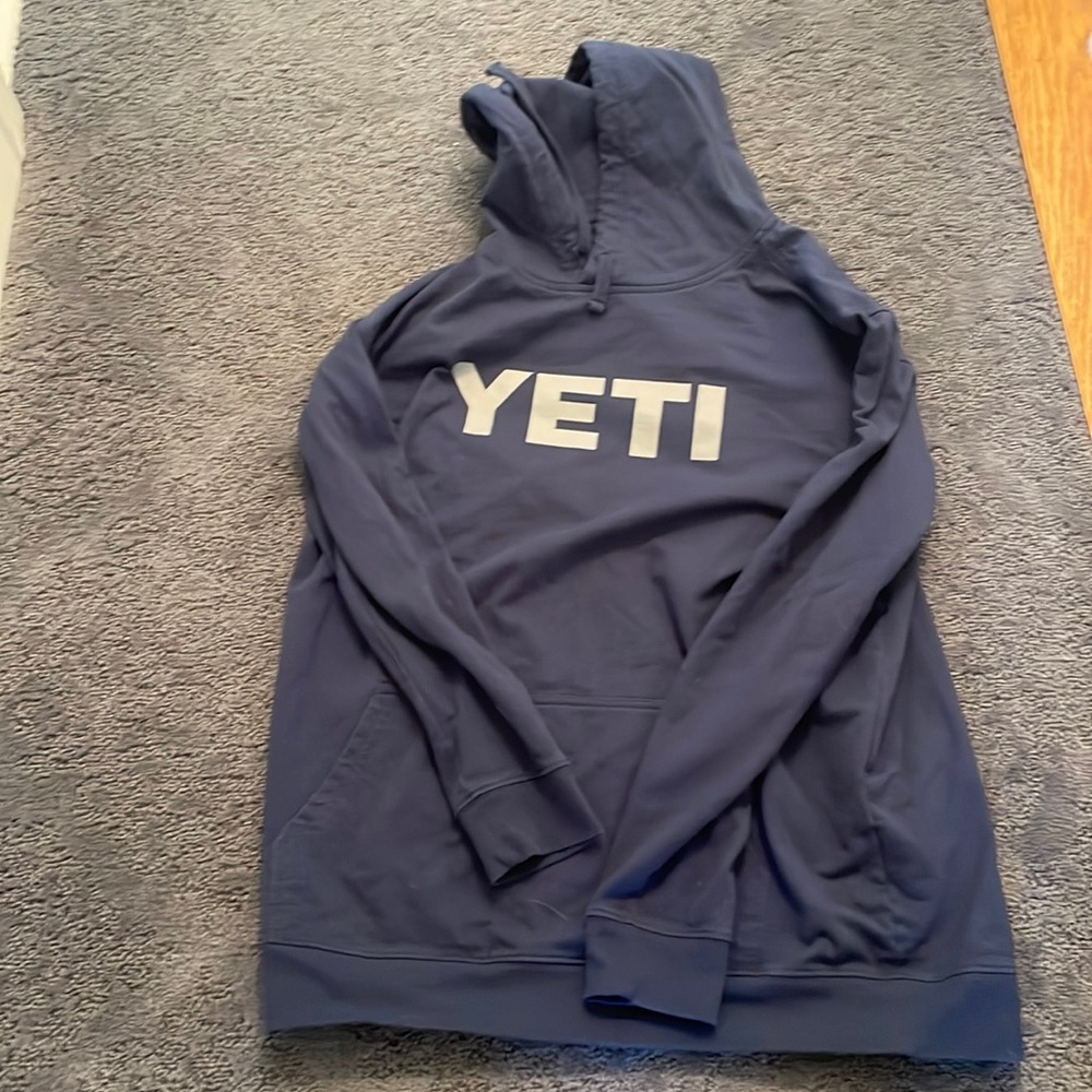 COPY - Large Yeti navy hoodie